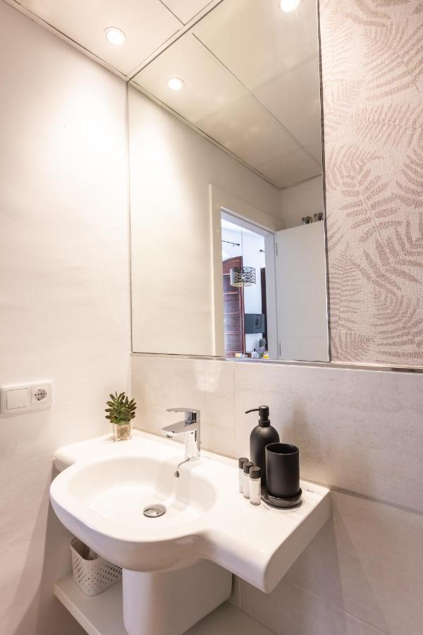 Apartamento-Loft Especeria Black Malaga Bagian luar foto